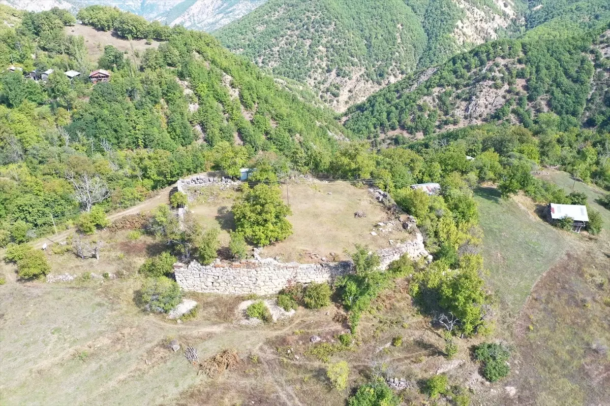 Artvin’de Jeoradar ile Arkeolojik Kazı Alanları Görüntülendi