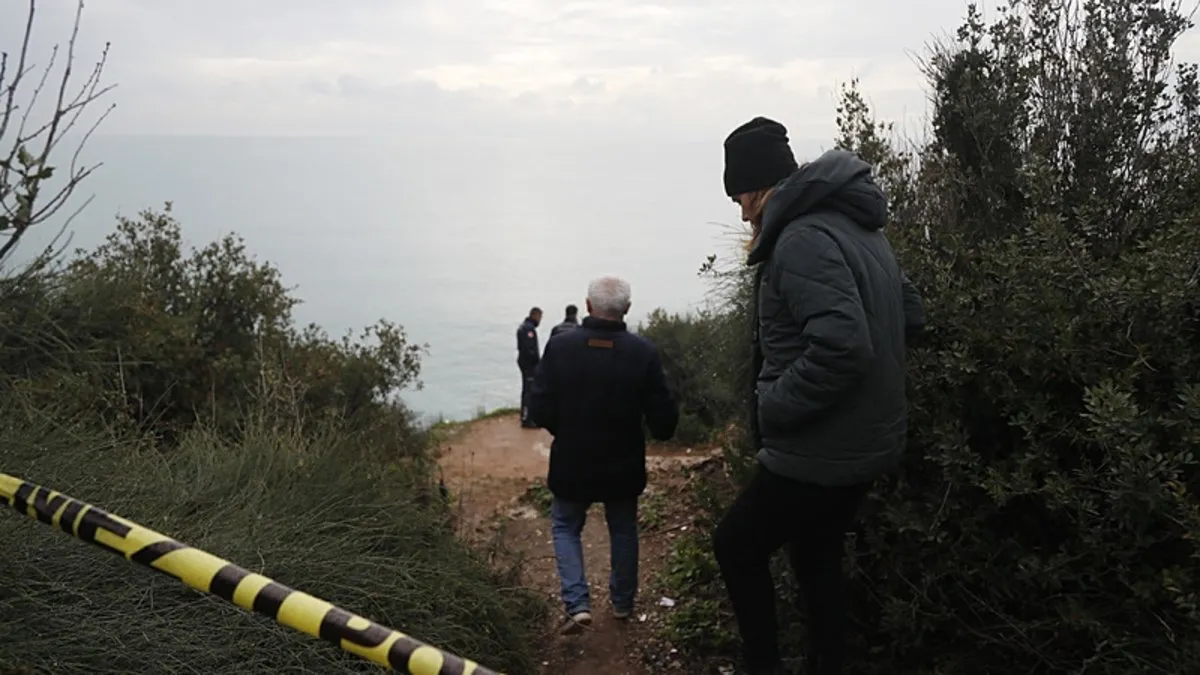 Otomobiliyle denize uçan üniversite öğrencisini arama çalışmaları devam ediyor!
